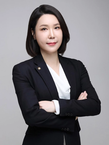 수원 성범죄 전문변호사 김윤서